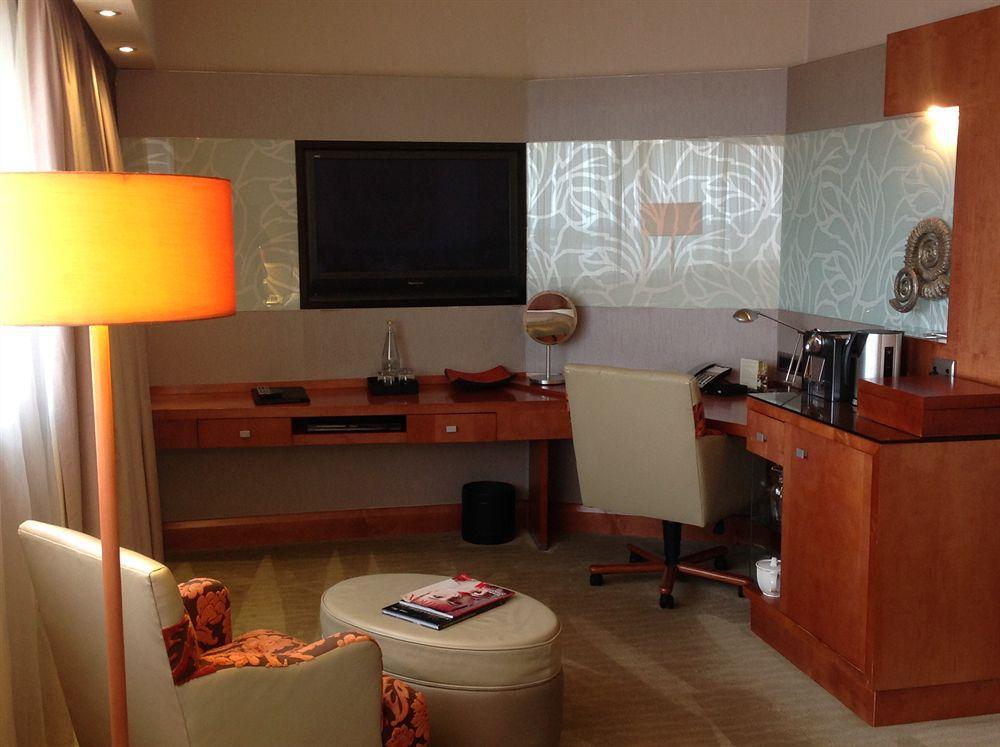 Intercontinental Johannesburg Sandton Towers, An Ihg Hotel Экстерьер фото